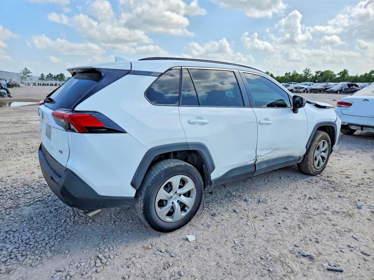 2021 Toyota Rav4 Le - Image 3