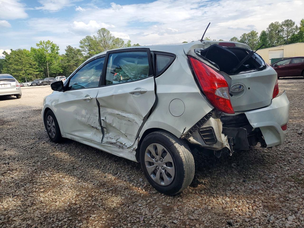 2017 Hyundai Accent Se - Фото 2