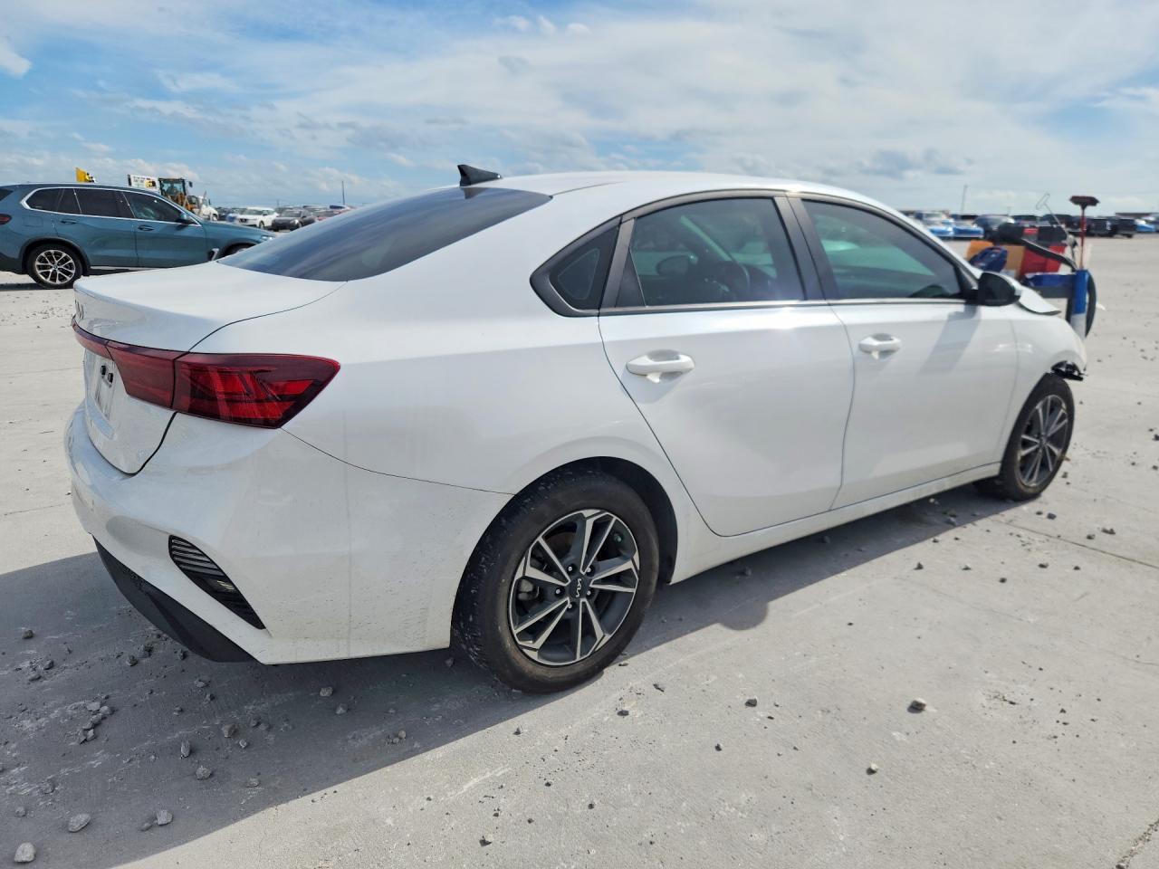 2024 Kia Forte Lxs - Image 3