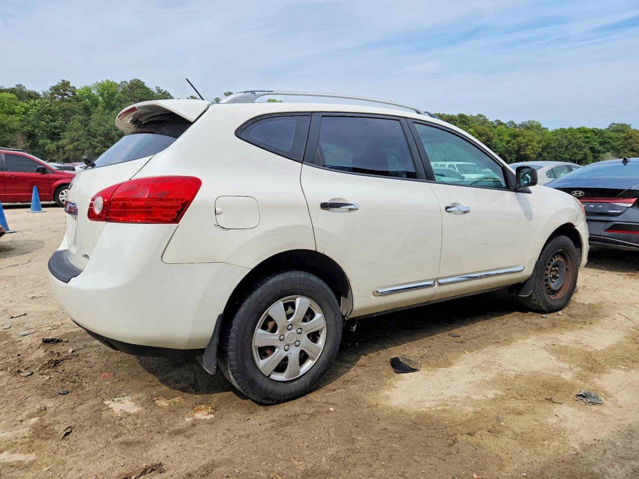 2014 Nissan Rogue Select S - Фото 3