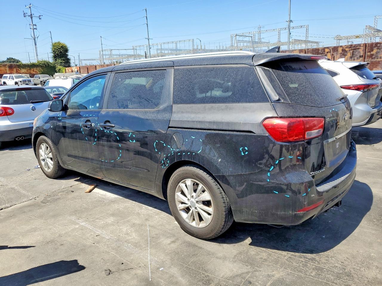 2016 Kia Sedona Lx - Фото 2