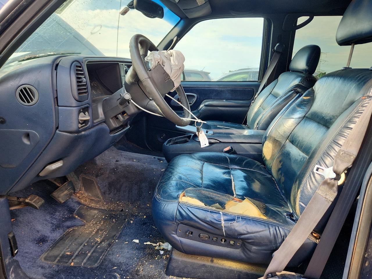 1999 Chevrolet Suburban K1500 - Фото 7