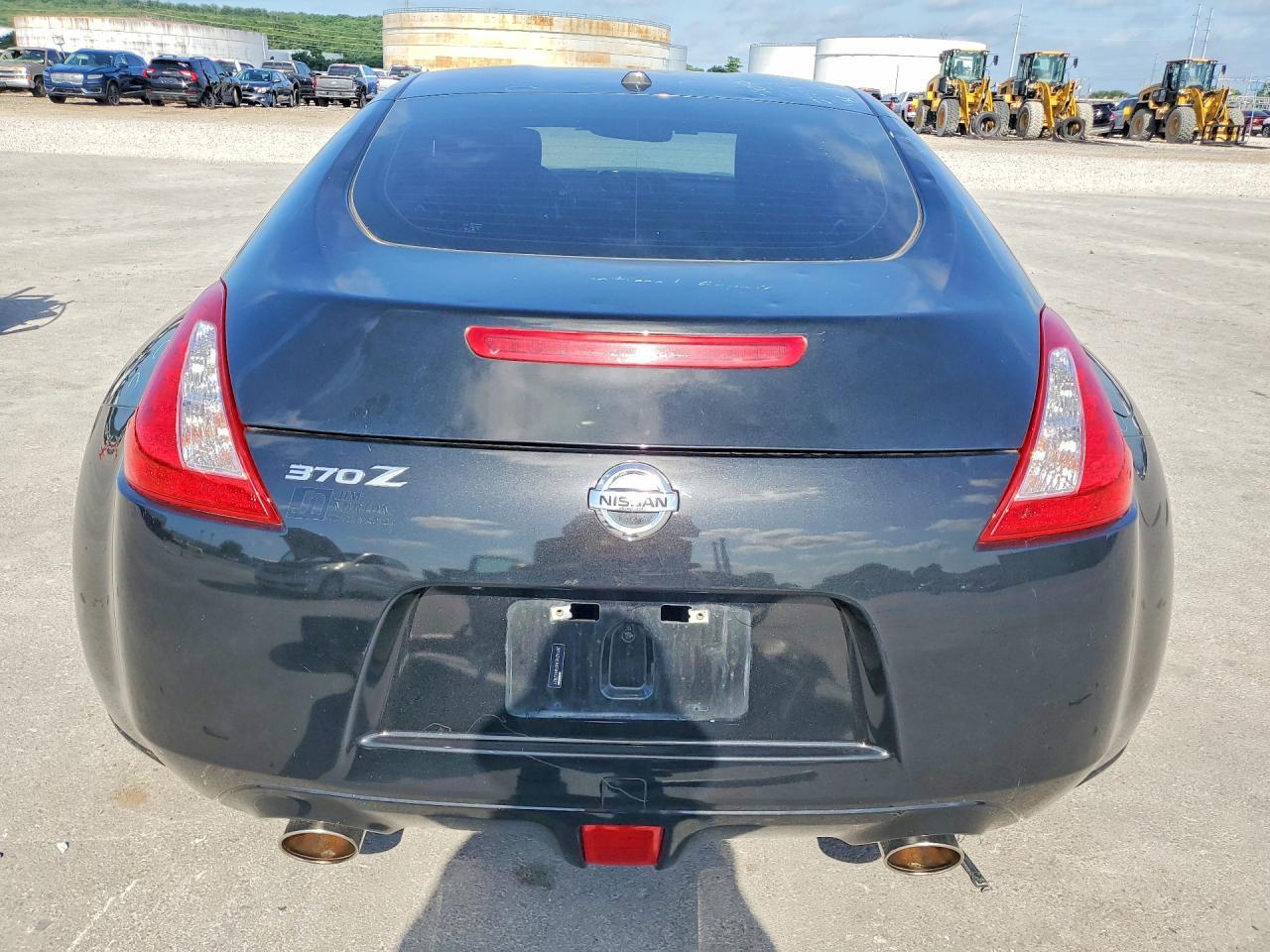 2015 Nissan 370Z Touring - Фото 6