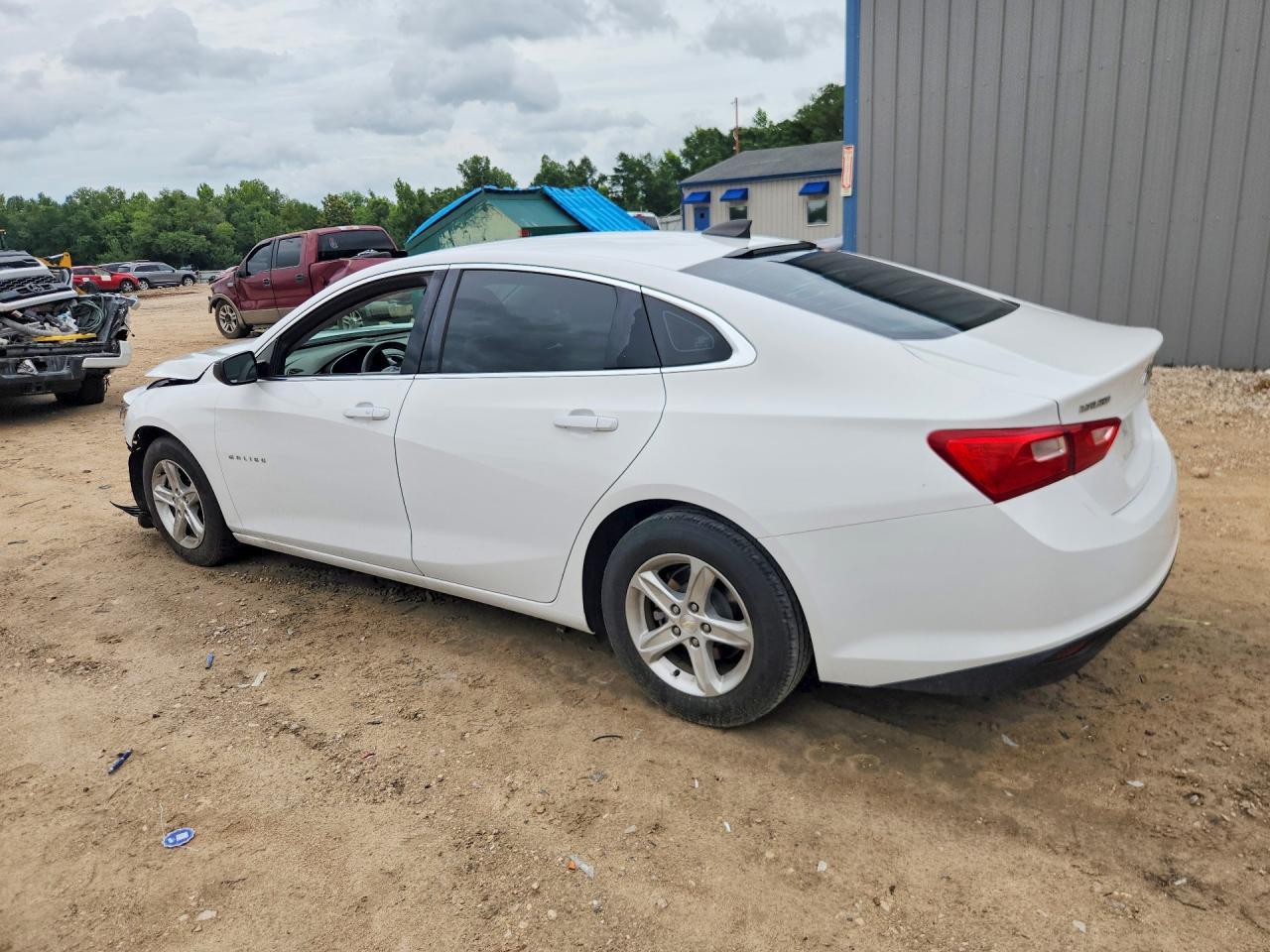 2020 Chevrolet Malibu Ls - Фото 2