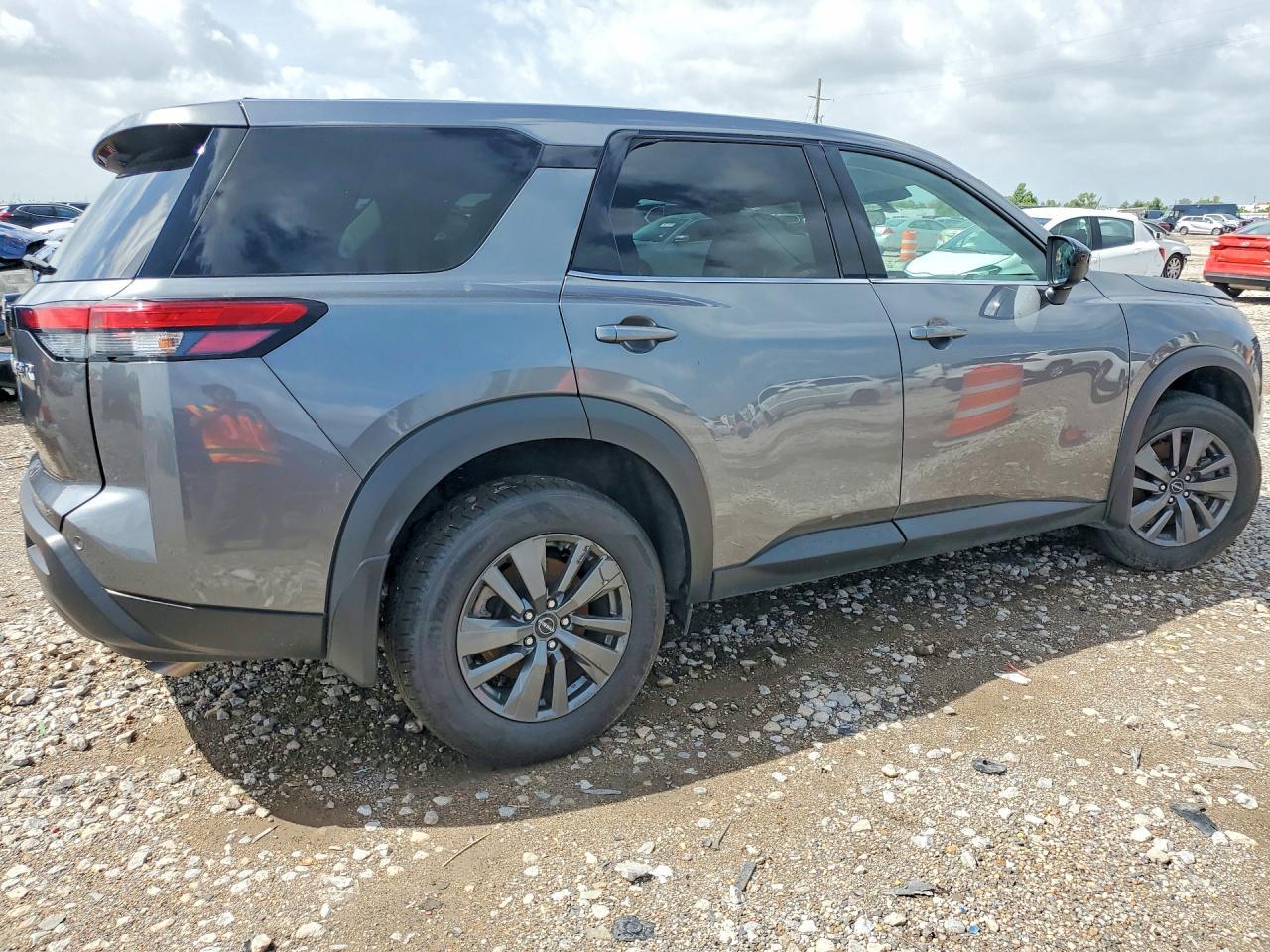 2023 Nissan Pathfinder S - Фото 3