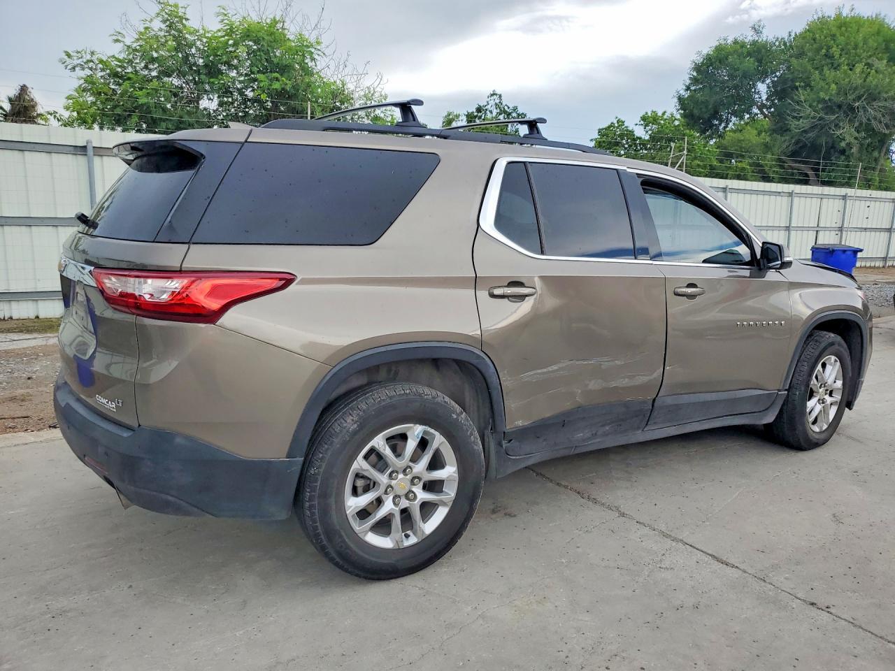2020 Chevrolet Traverse Lt - Image 3