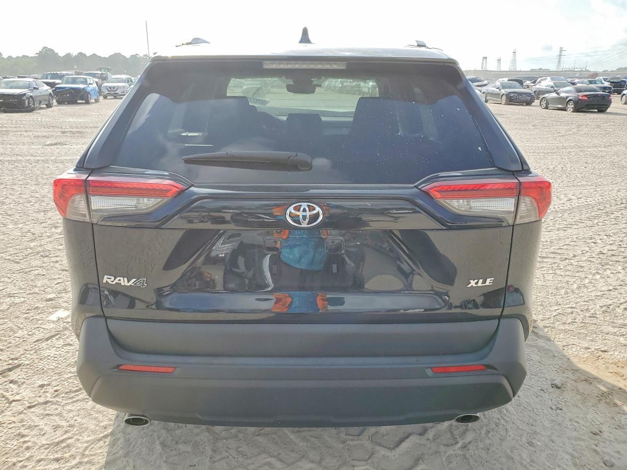 2025 Toyota Rav4 Xle - Image 6