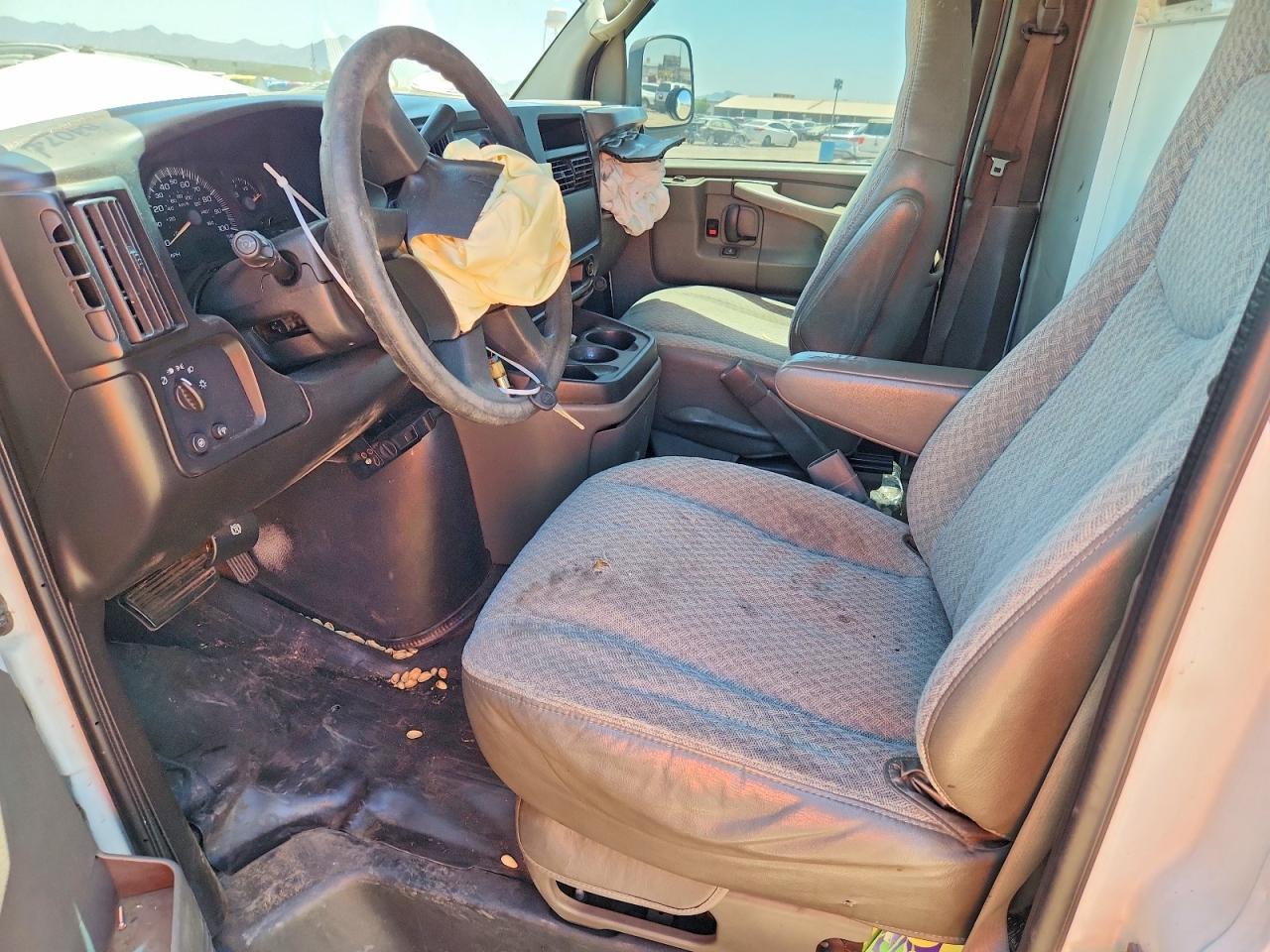 2004 Chevrolet Express G3500 - Image 7