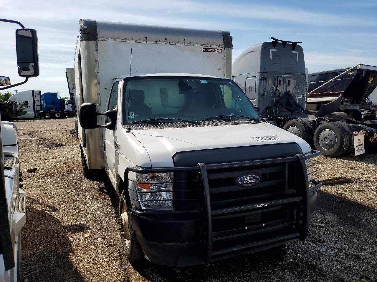 2021 Ford E350 Box Truck - Фото 4