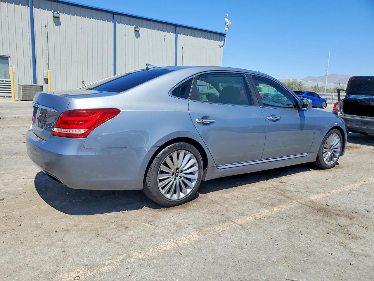 2014 Hyundai Equus Ultimate - Image 3