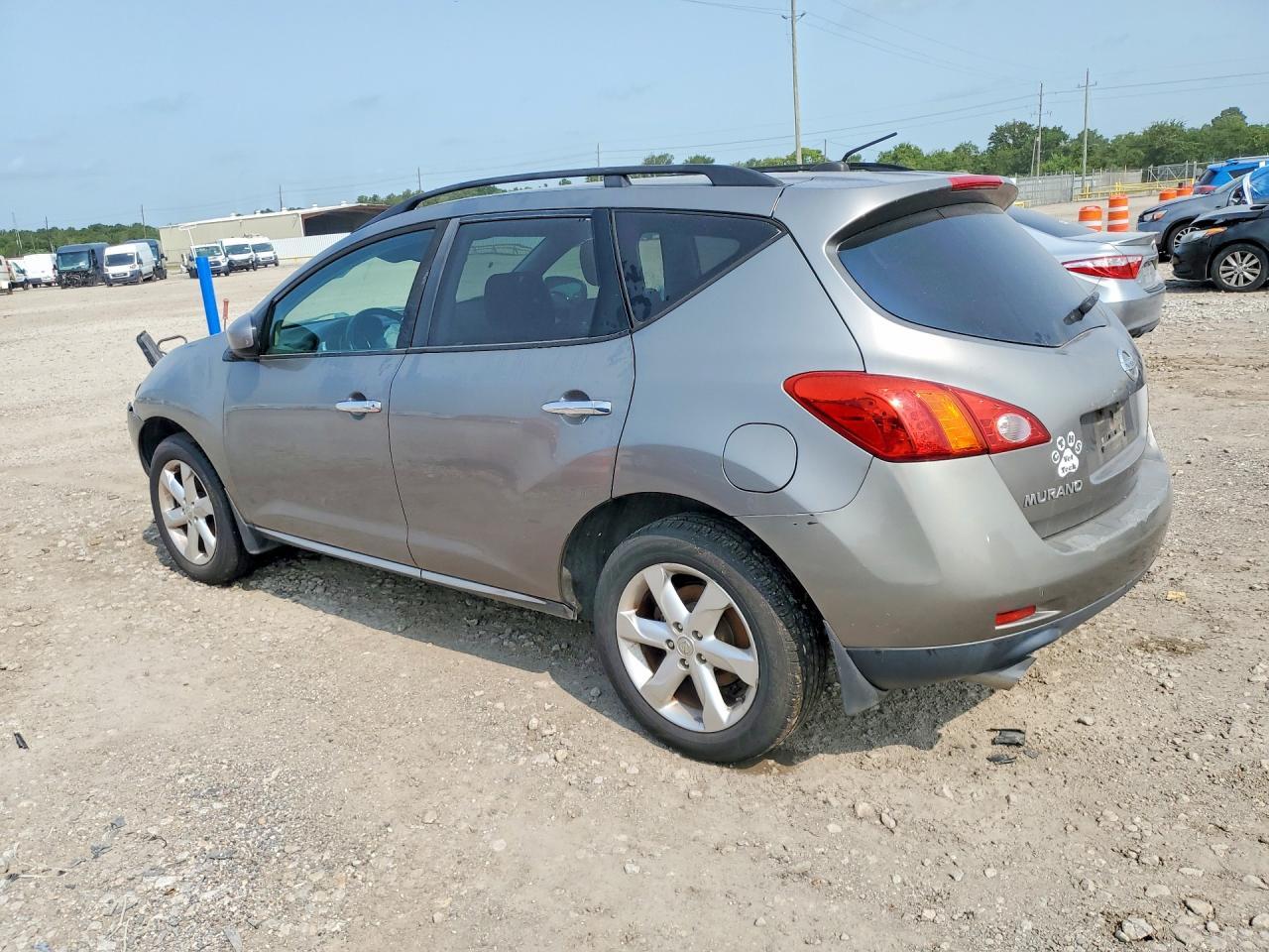 2009 Nissan Murano S - Image 2