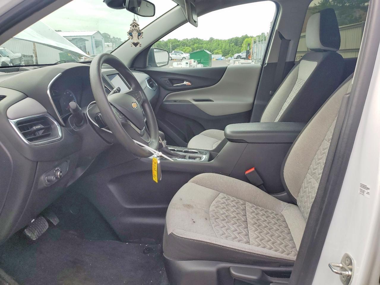 2022 Chevrolet Equinox Ls - Image 7