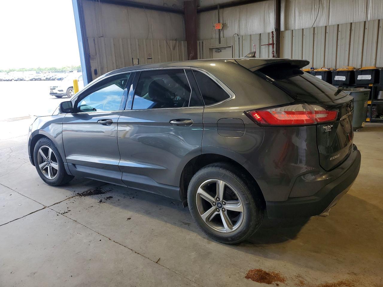 2019 Ford Edge - Image 2