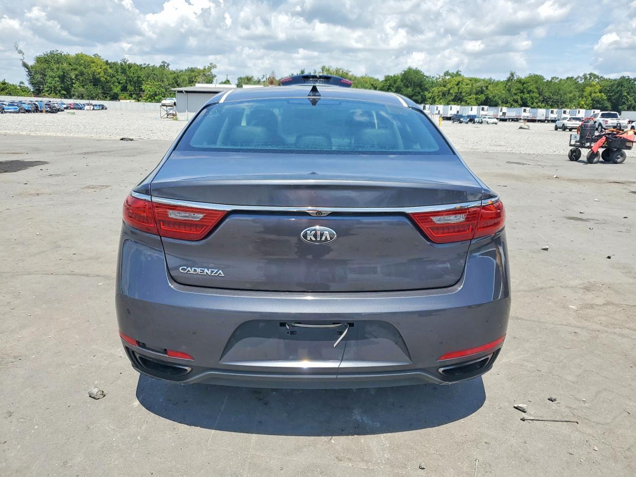 2017 Kia Cadenza Premium - Фото 6