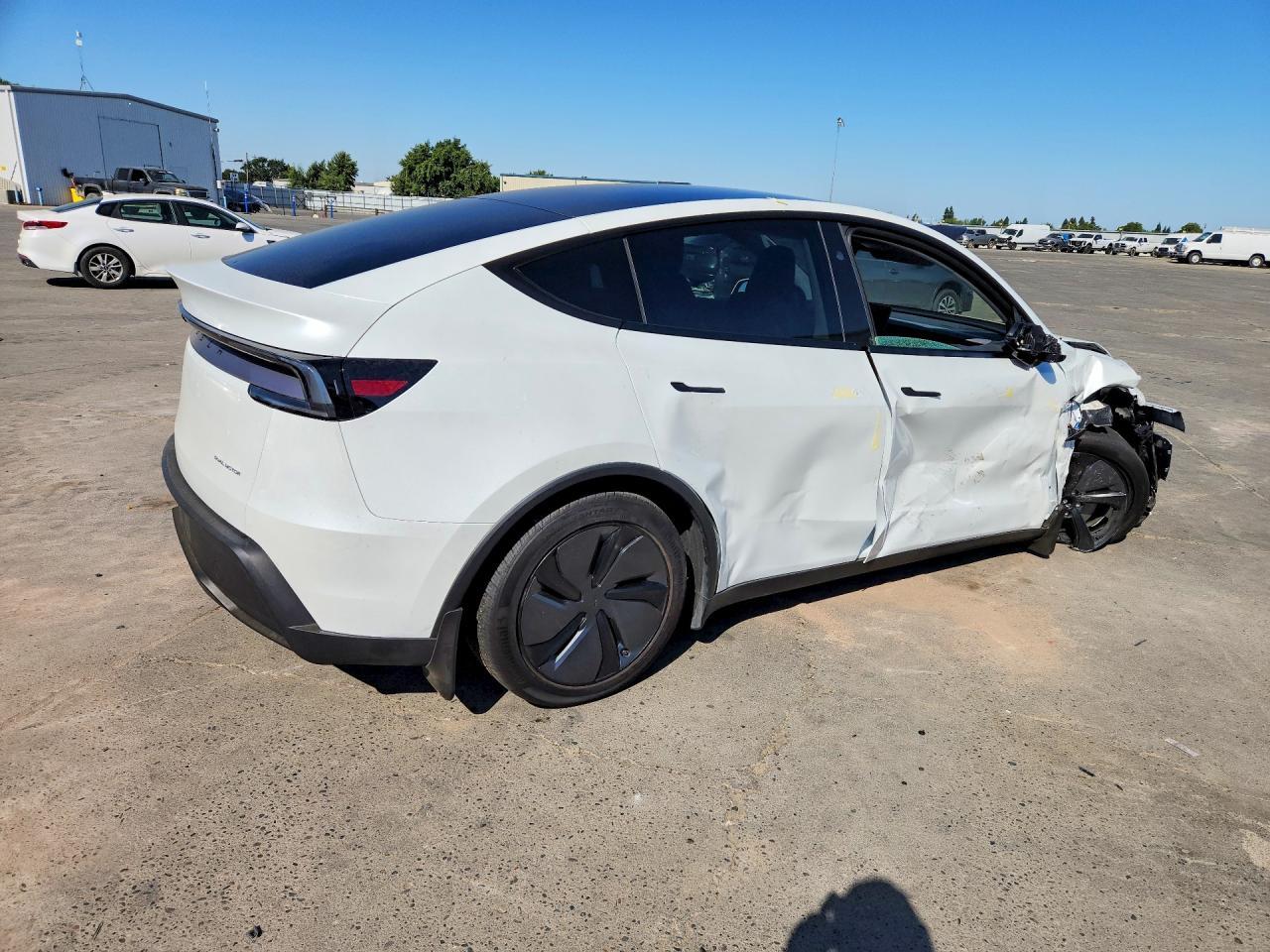 2026 Tesla Model Y - Image 3