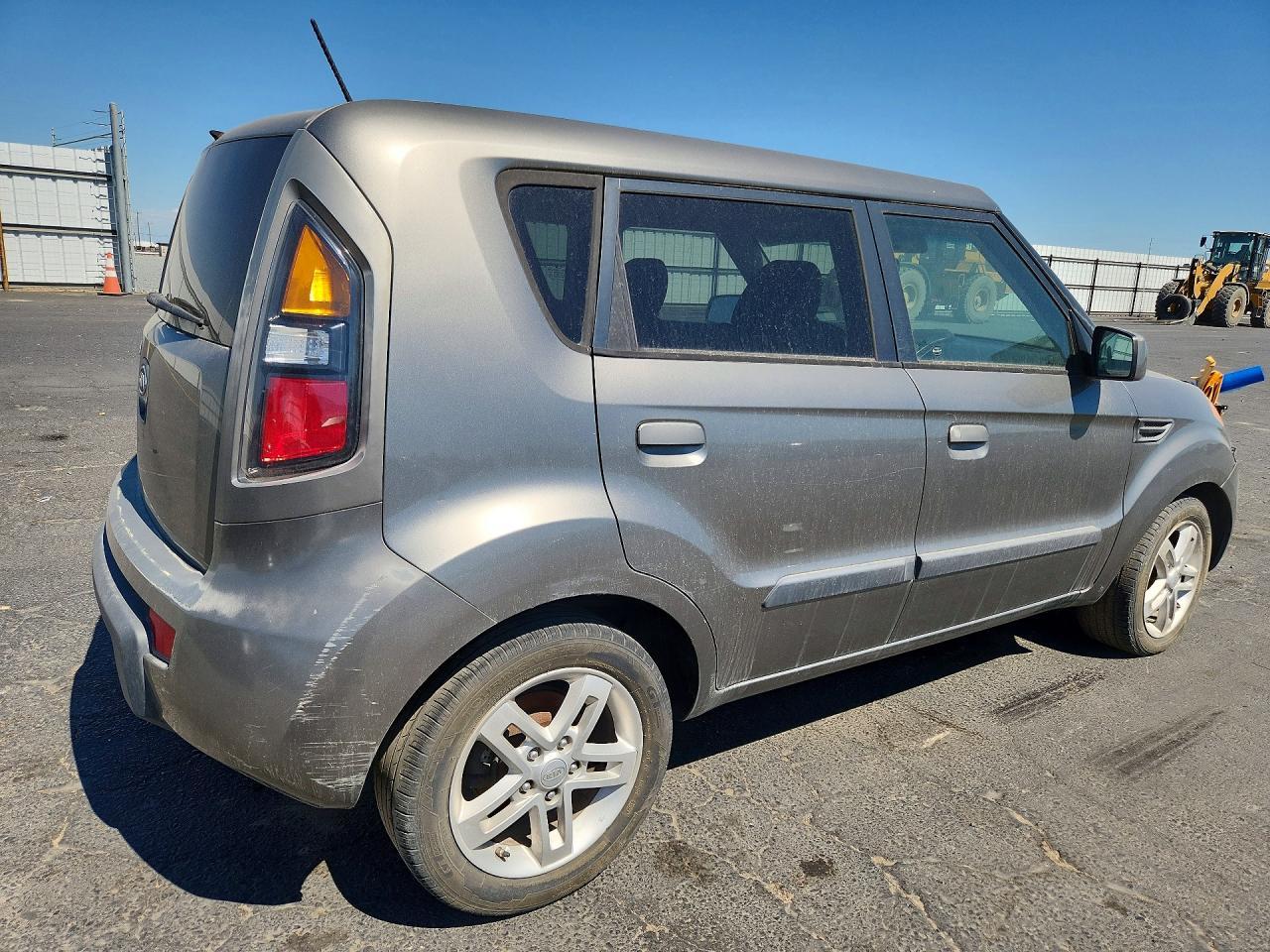 2010 Kia Soul + - Image 3