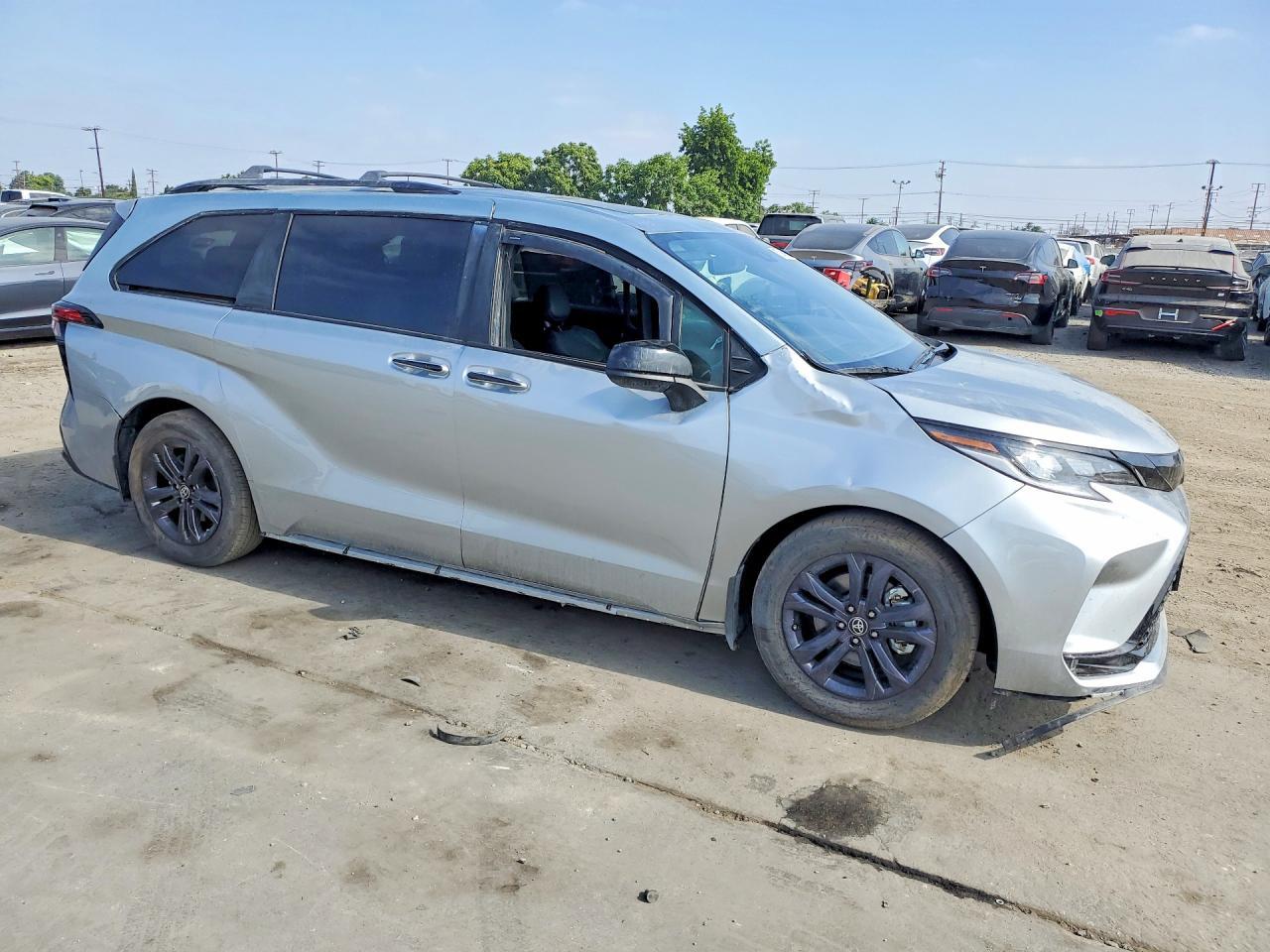 2025 Toyota Sienna Xse - Фото 4
