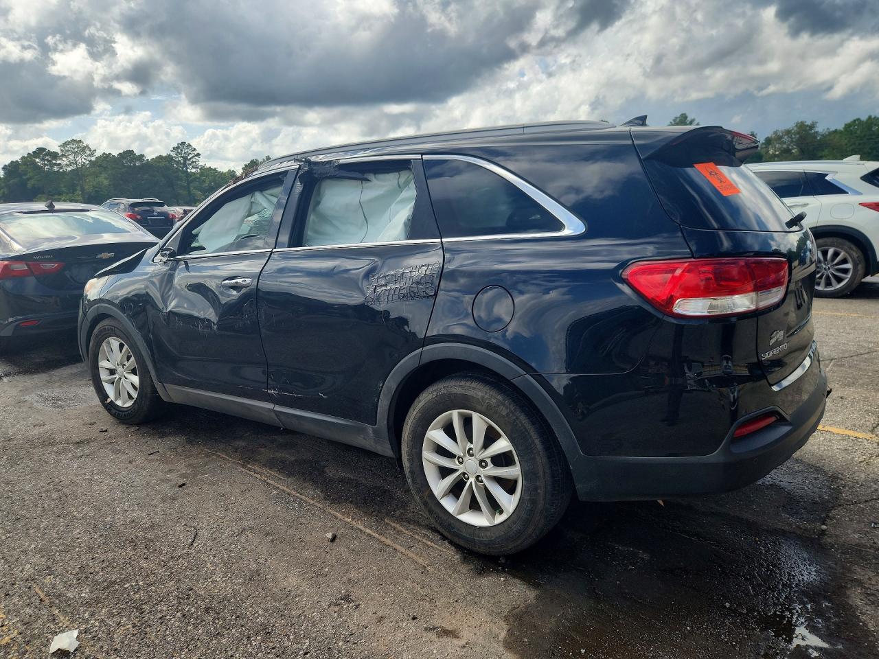 2017 Kia Sorento Lx - Image 2