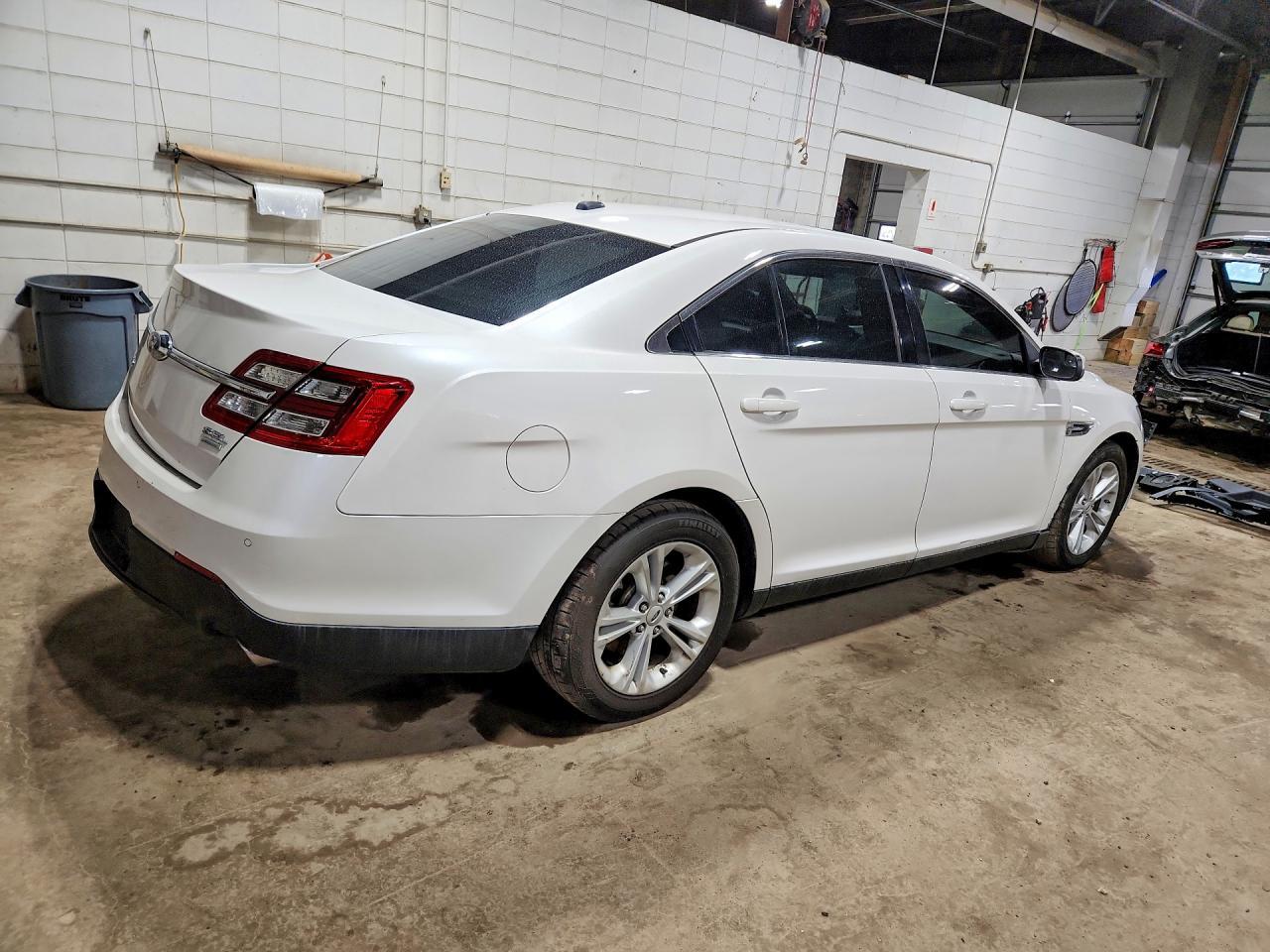2014 Ford Taurus 4D - Image 3
