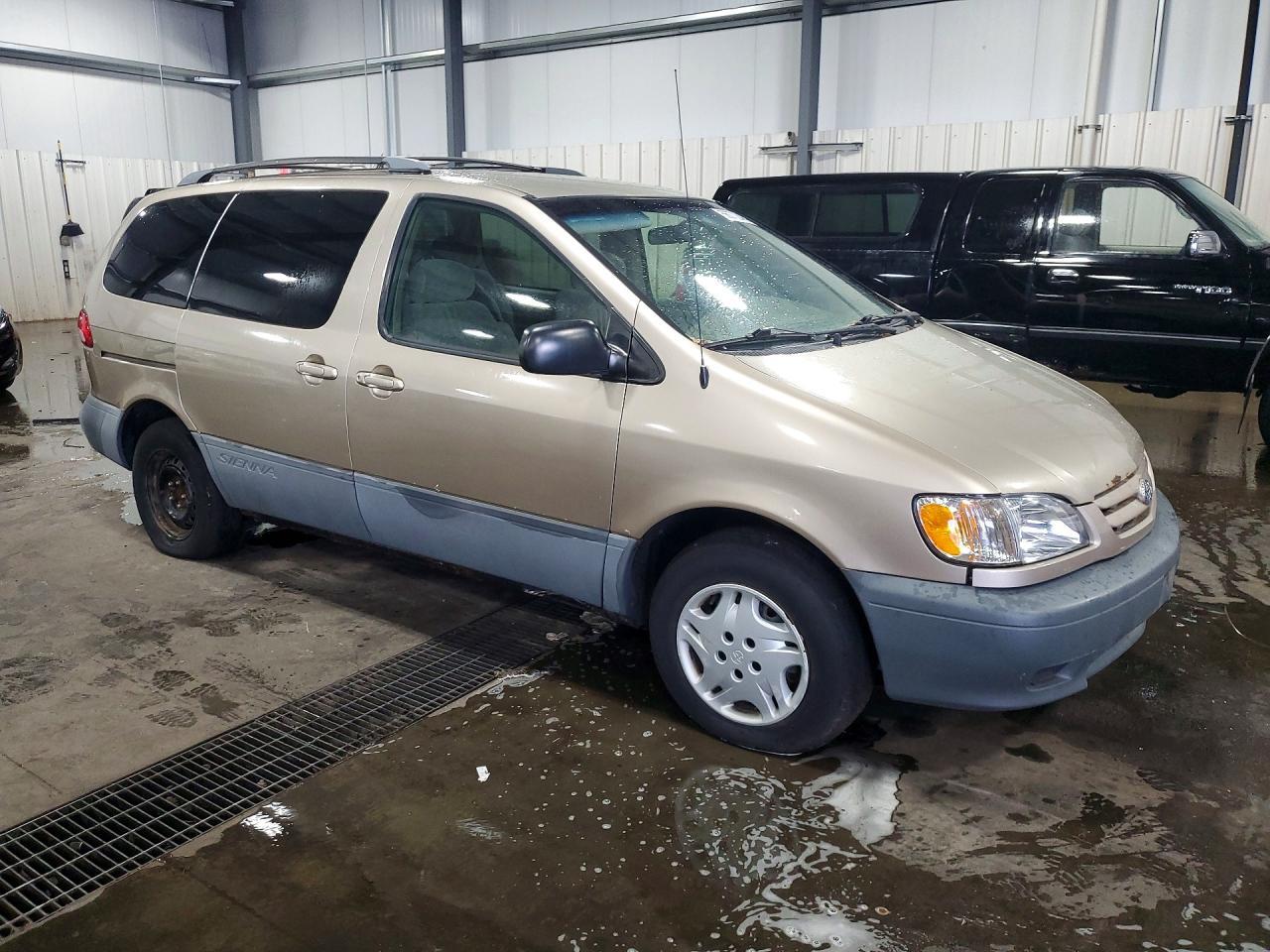 2002 Toyota Sienna Le - Фото 4
