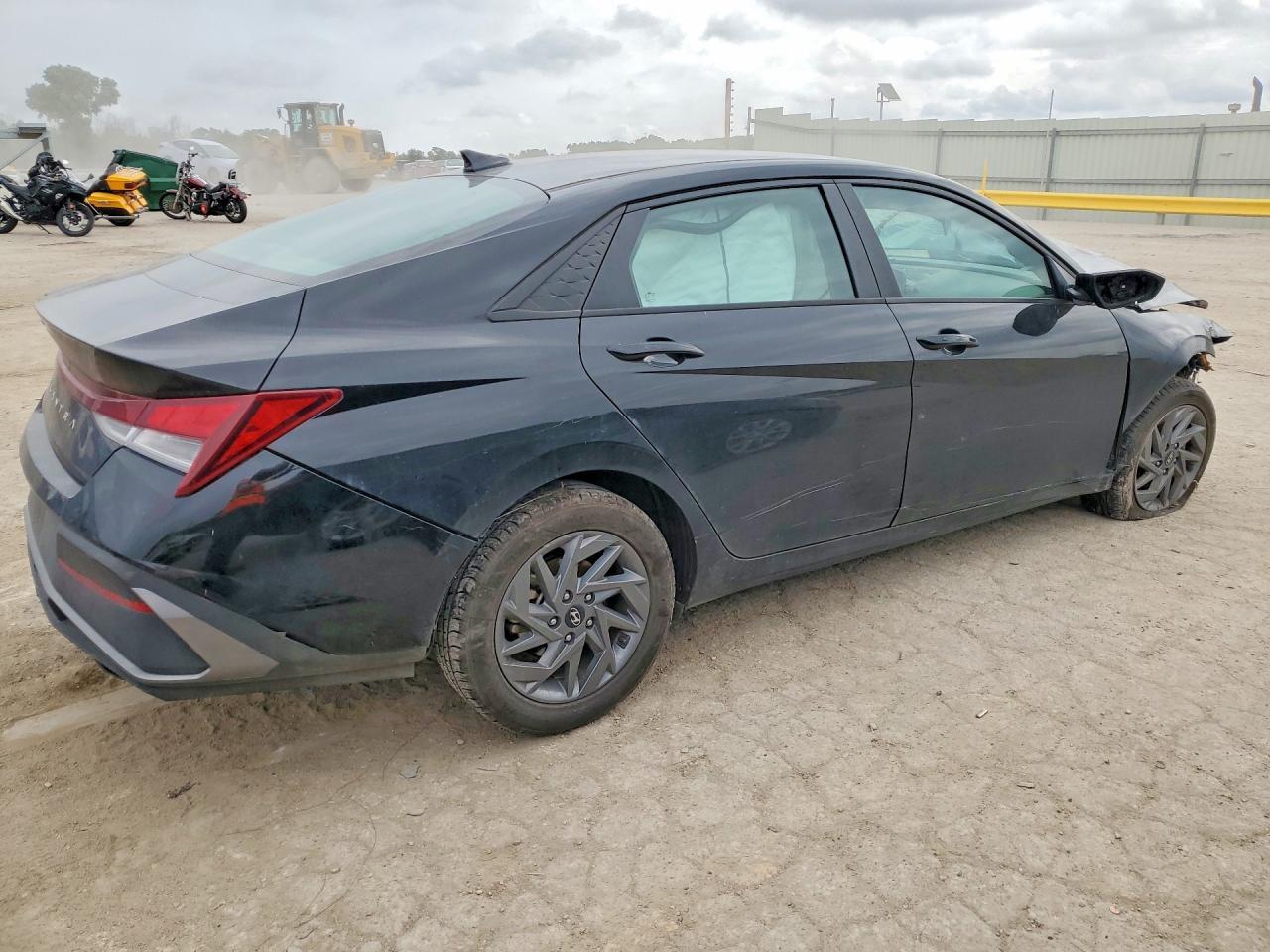 2024 Hyundai Elantra Sel - Image 3
