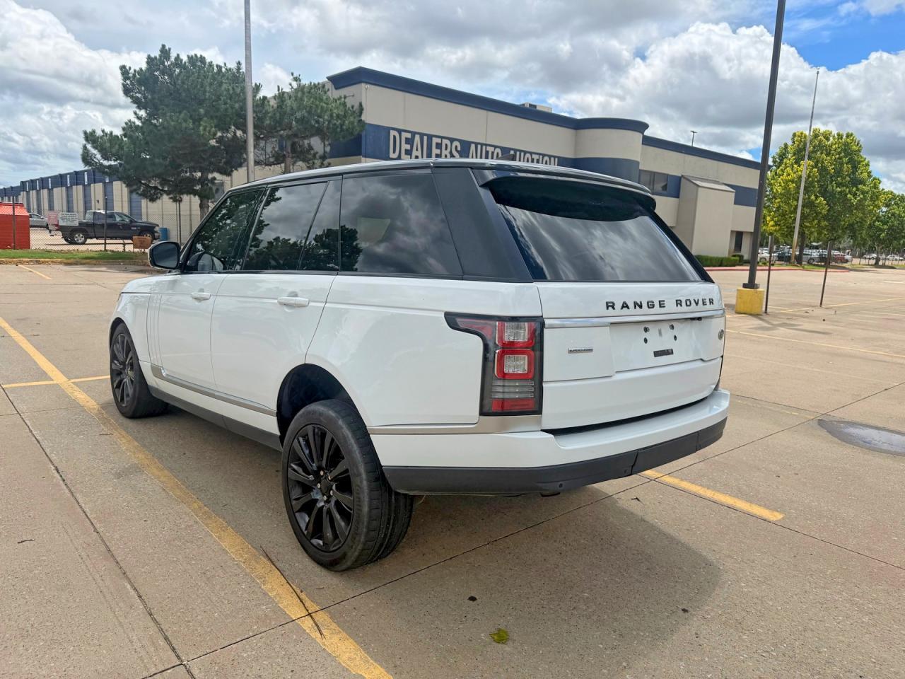 2017 Land Rover Range Rover Supercharged - Image 3