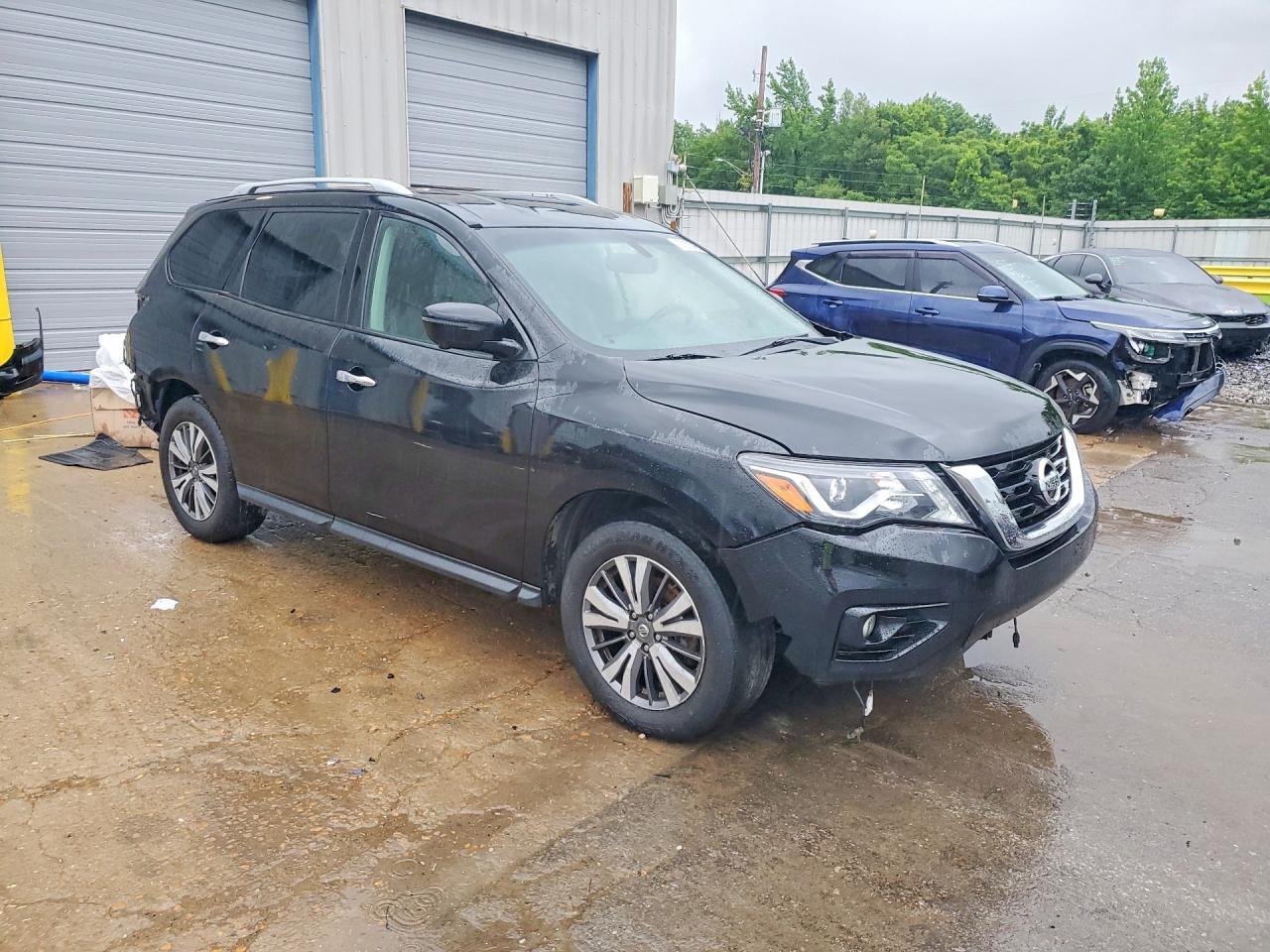 2017 Nissan Pathfinder Sl - Image 4