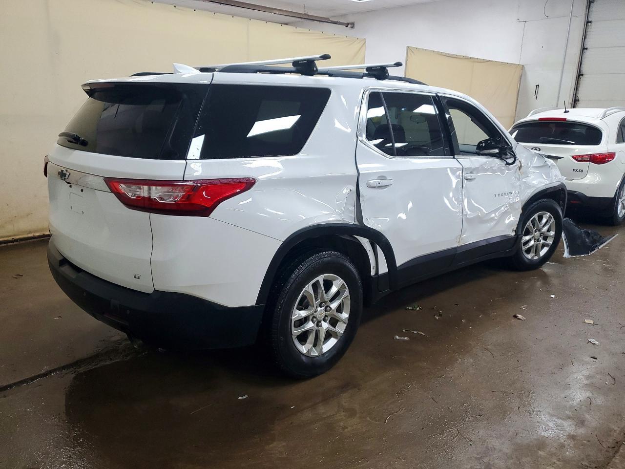 2020 Chevrolet Traverse Lt - Фото 3