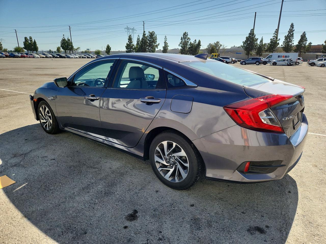 2018 Honda Civic Ex - Фото 2
