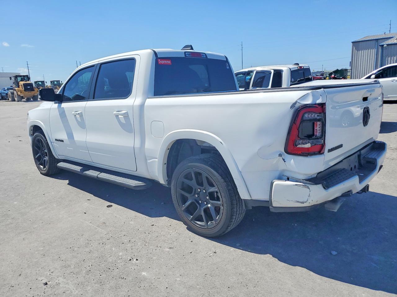 2021 Ram 1500 Laramie - Фото 2