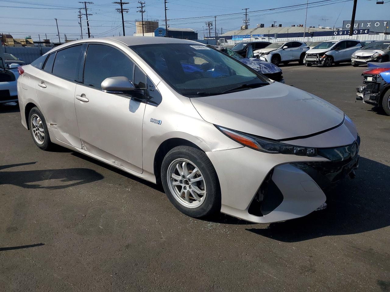 2018 Toyota Prius Prime Plus - Image 4