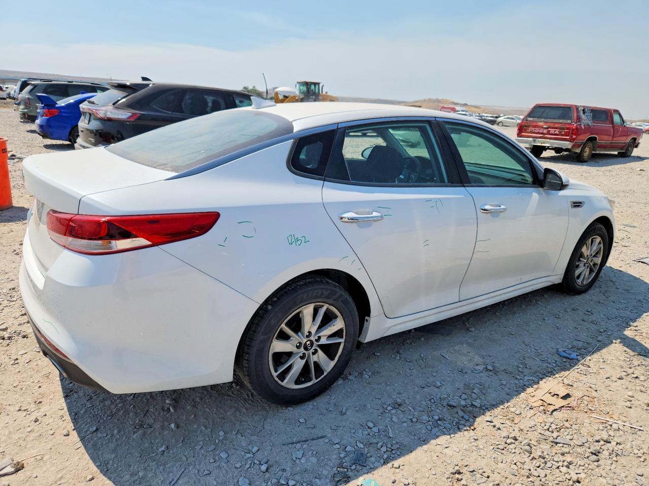 2017 Kia Optima Lx - Фото 3