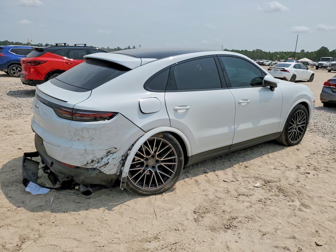 2021 Porsche Cayenne Coupe - Image 3