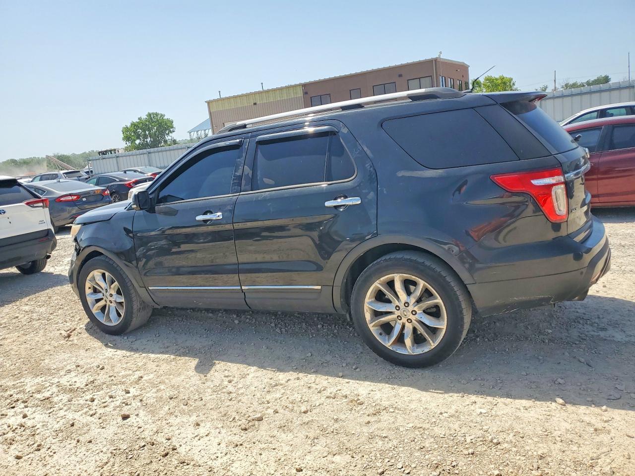 2015 Ford Explorer Xlt - Image 2