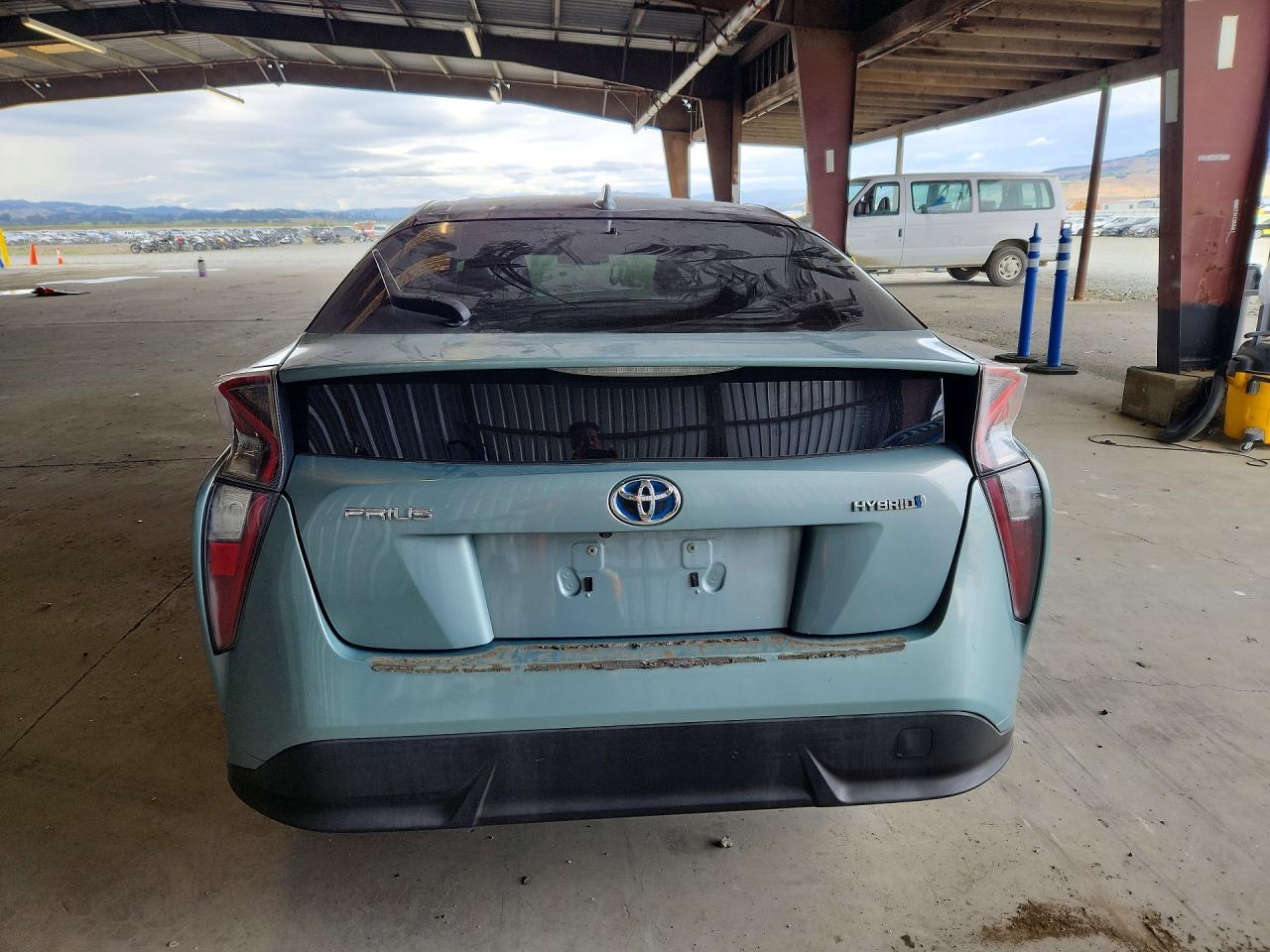 2016 Toyota Prius Three Touring - Фото 6