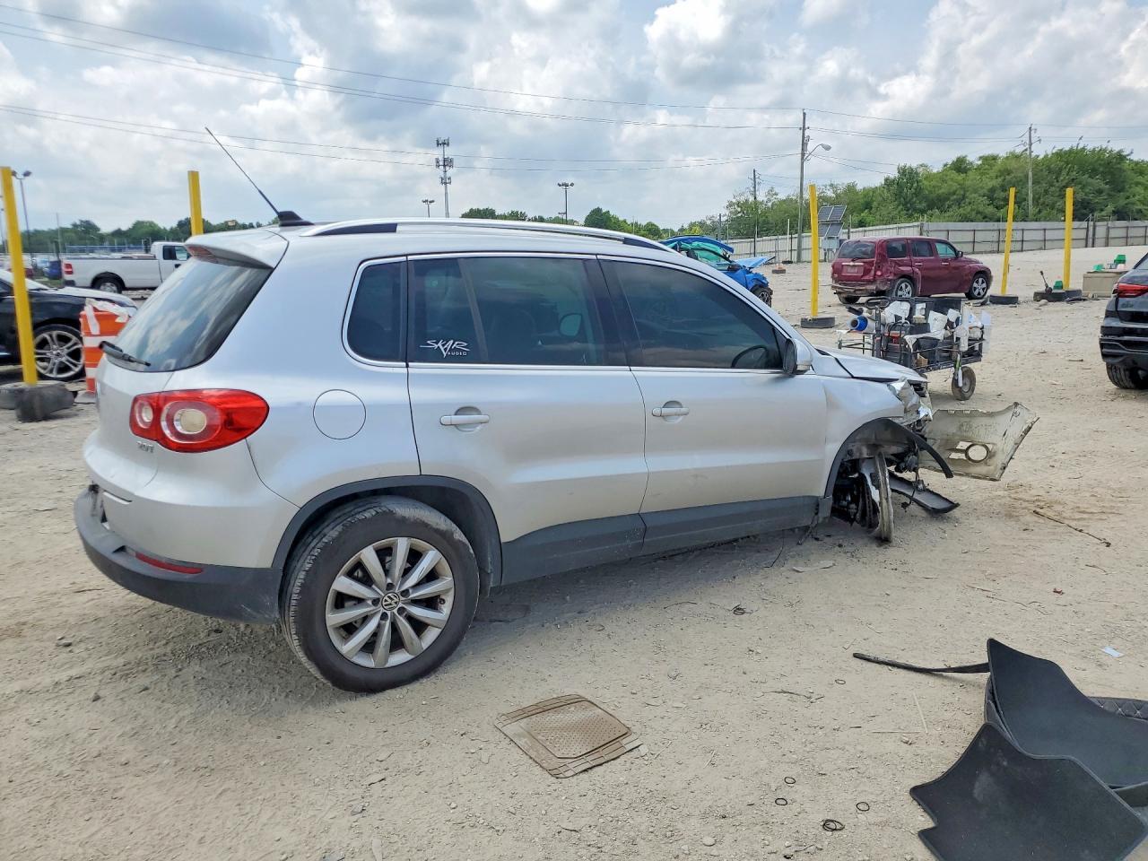 2011 Volkswagen Tiguan S - Фото 3