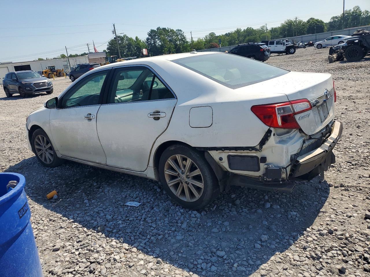 2014 Toyota Camry Xle V6 - Image 2
