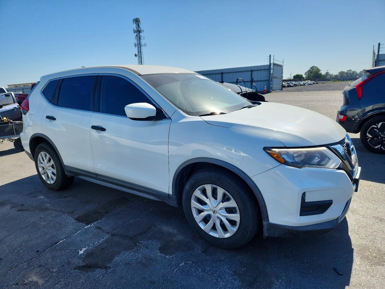 2017 Nissan Rogue S - Фото 4
