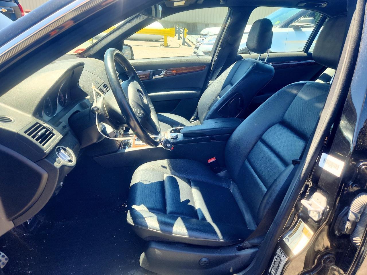 2011 Mercedes-Benz C 300 4Matic - Image 7
