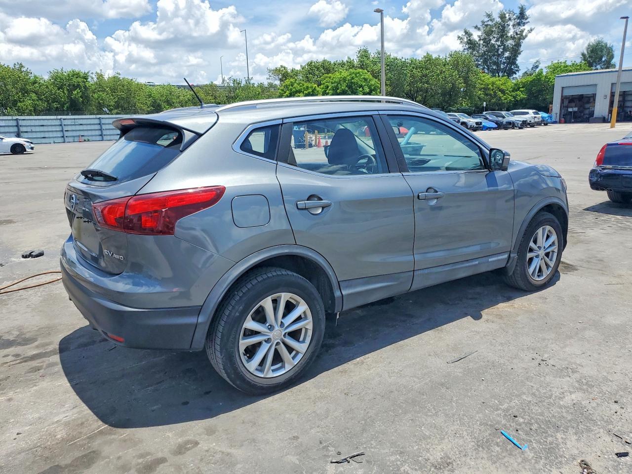 2018 Nissan Rogue Sport S - Фото 3