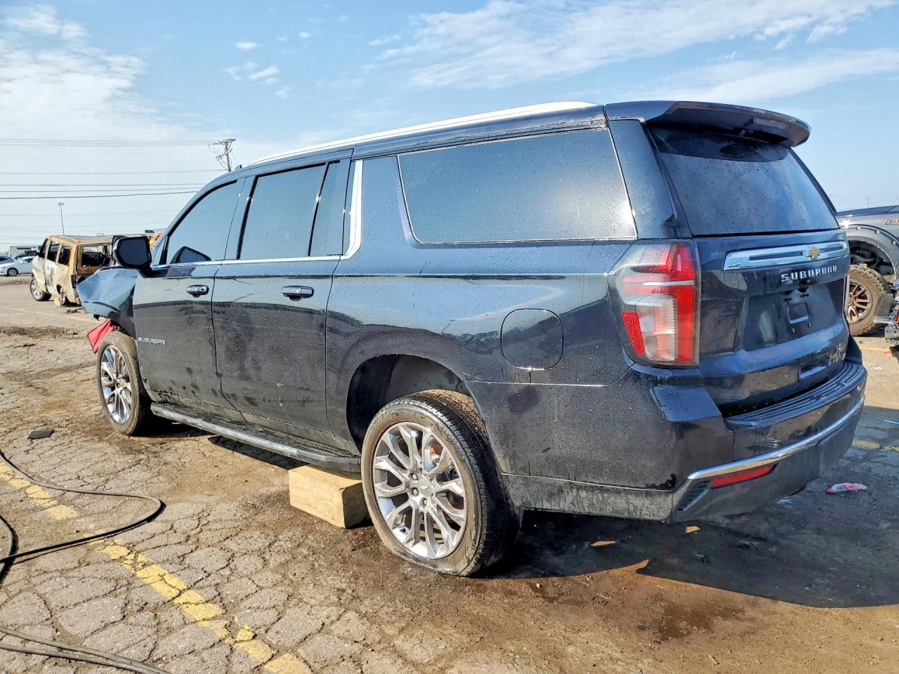 2023 Chevrolet Suburban K1500 Lt - Image 2