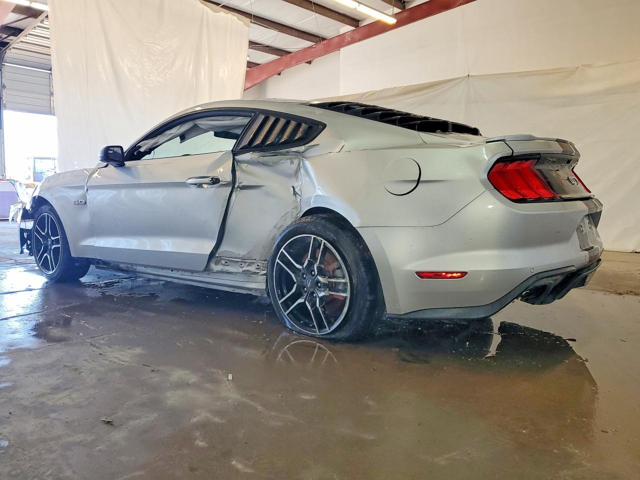 2019 Ford Mustang Gt - Фото 2