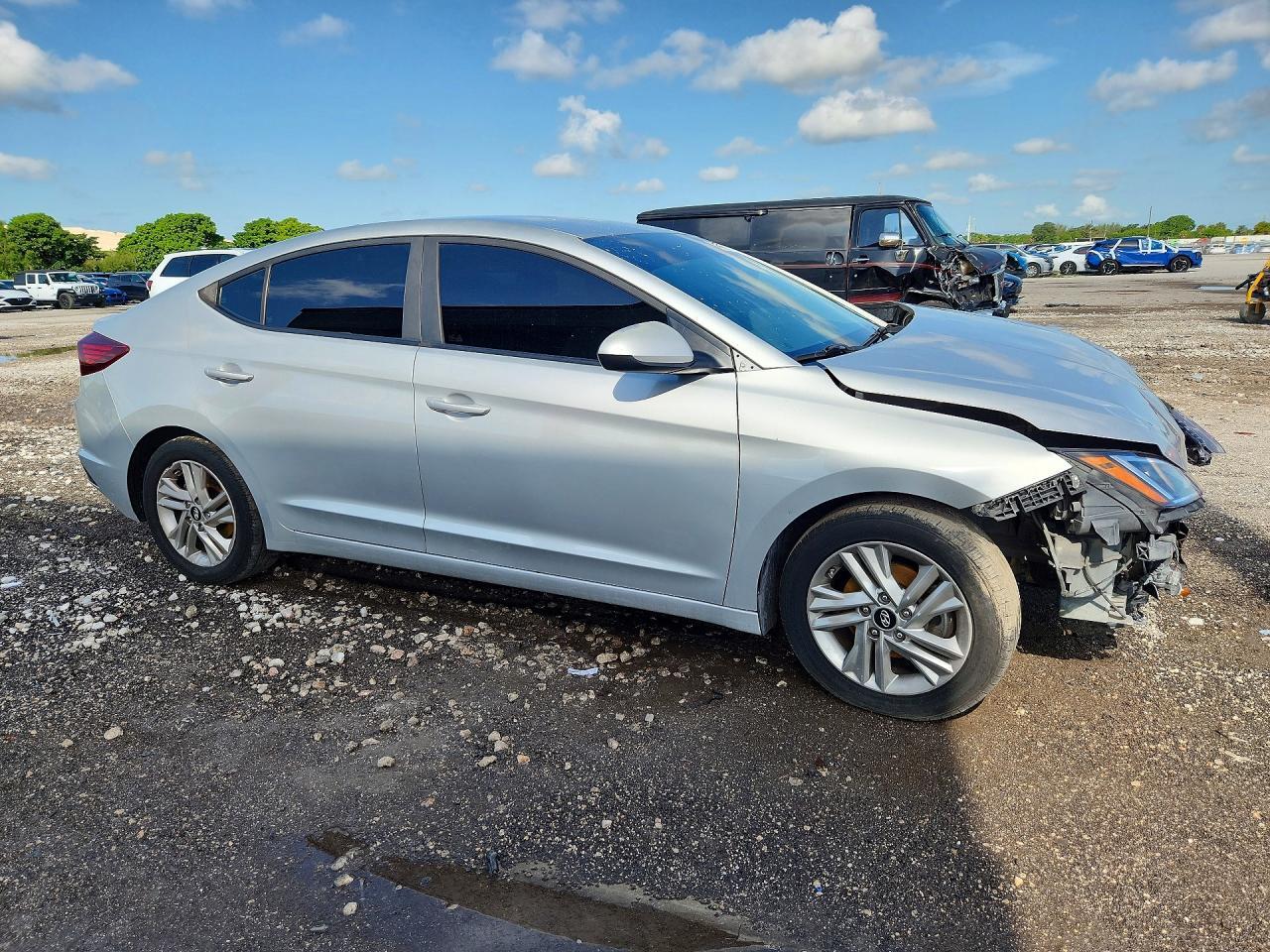2020 Hyundai Elantra - Image 4