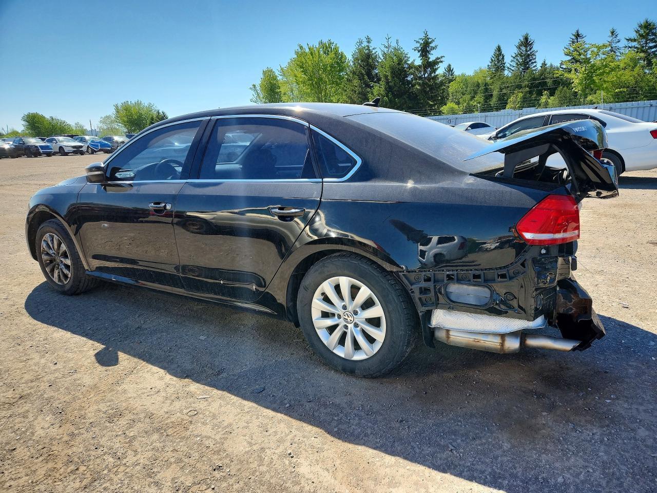 2015 Volkswagen Passat S - Фото 2