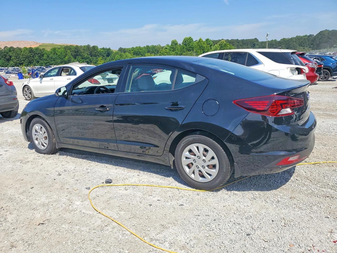 2020 Hyundai Elantra Se - Фото 2