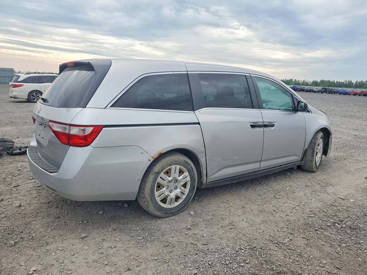 2011 Honda Odyssey Lx - Image 3