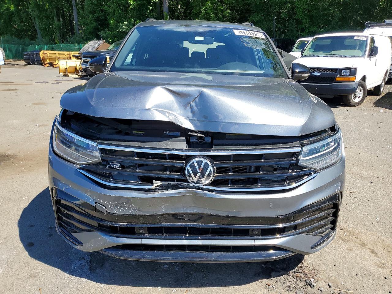 2023 Volkswagen Tiguan Se R-Line Black - Image 5
