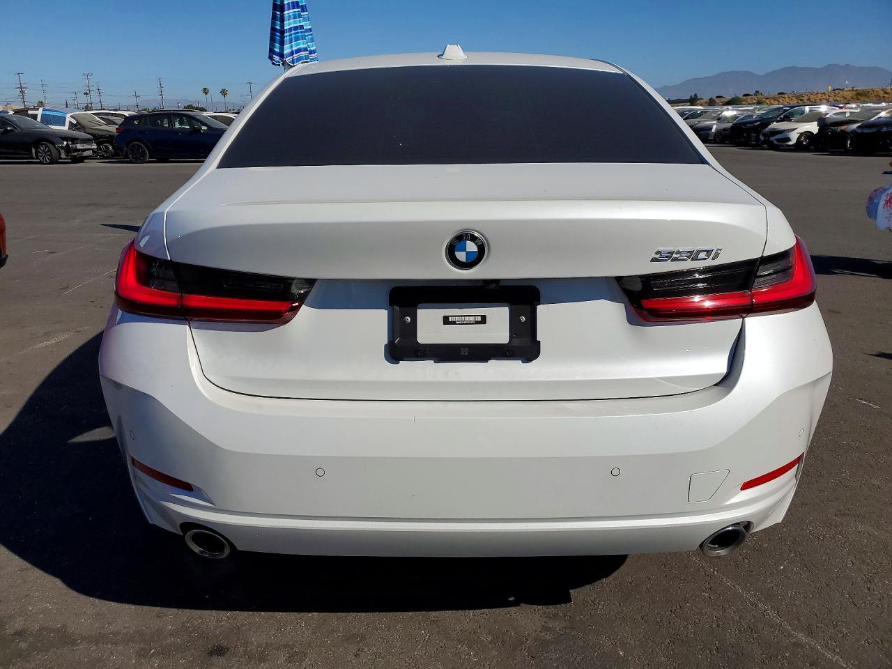 2023 BMW 330I - Фото 6