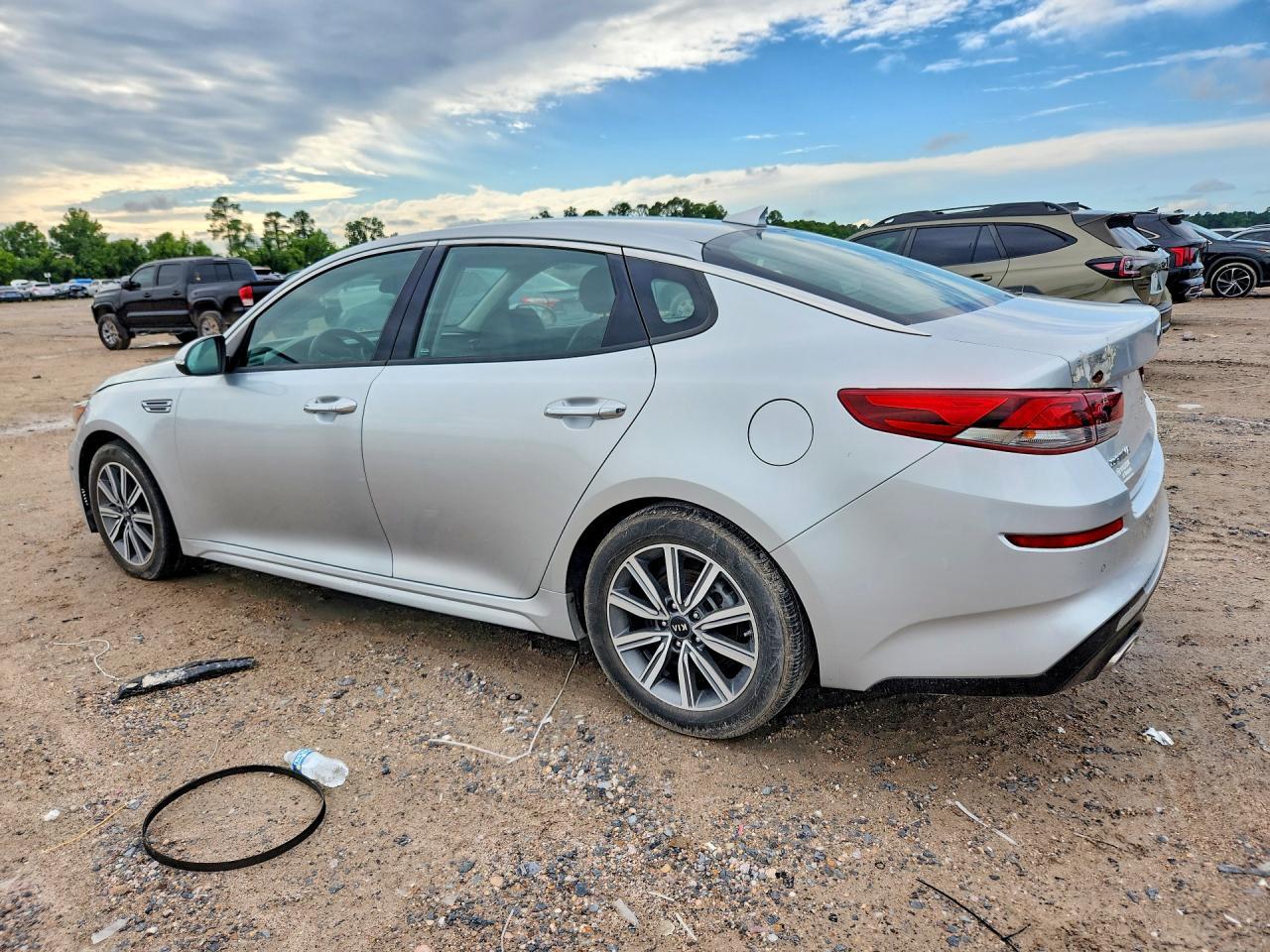 2020 Kia Optima Ex - Фото 2
