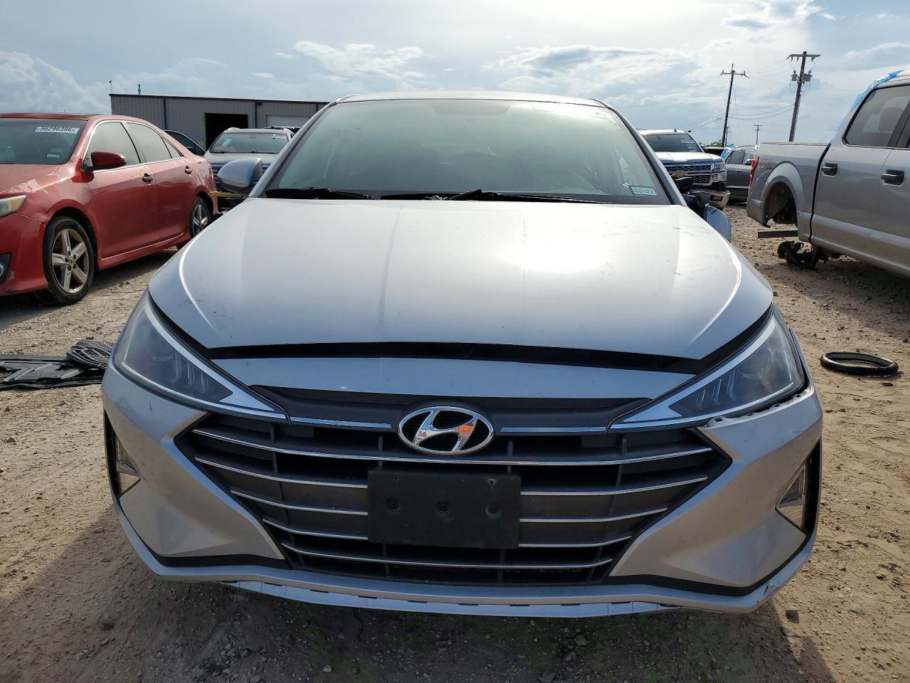 2019 Hyundai Elantra Se - Image 5
